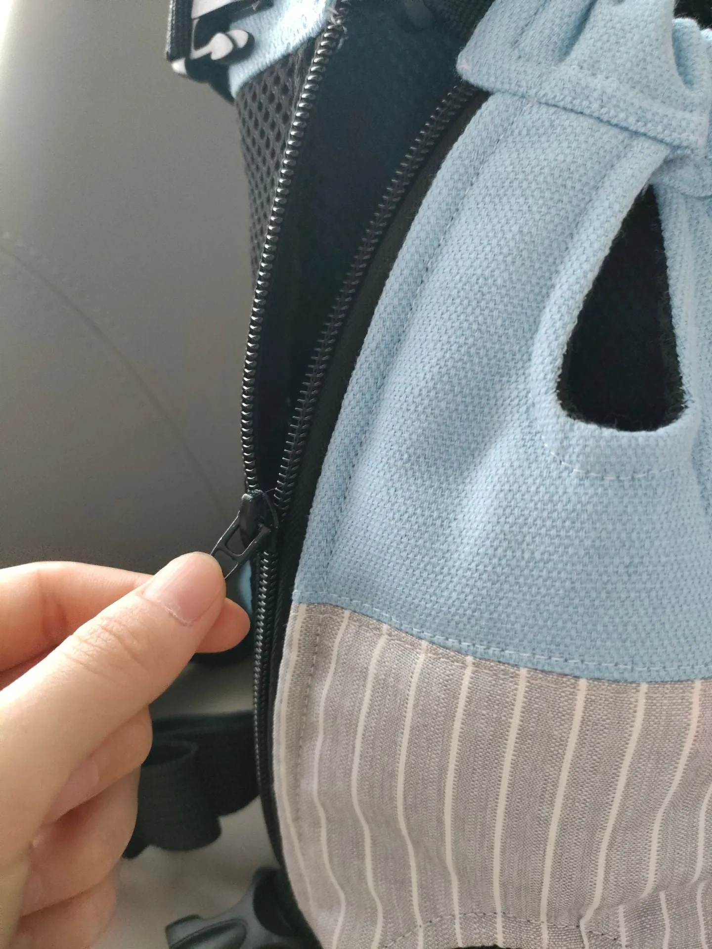 Backpack Shoulder Breathable Travel Portable Chest Four-Leg