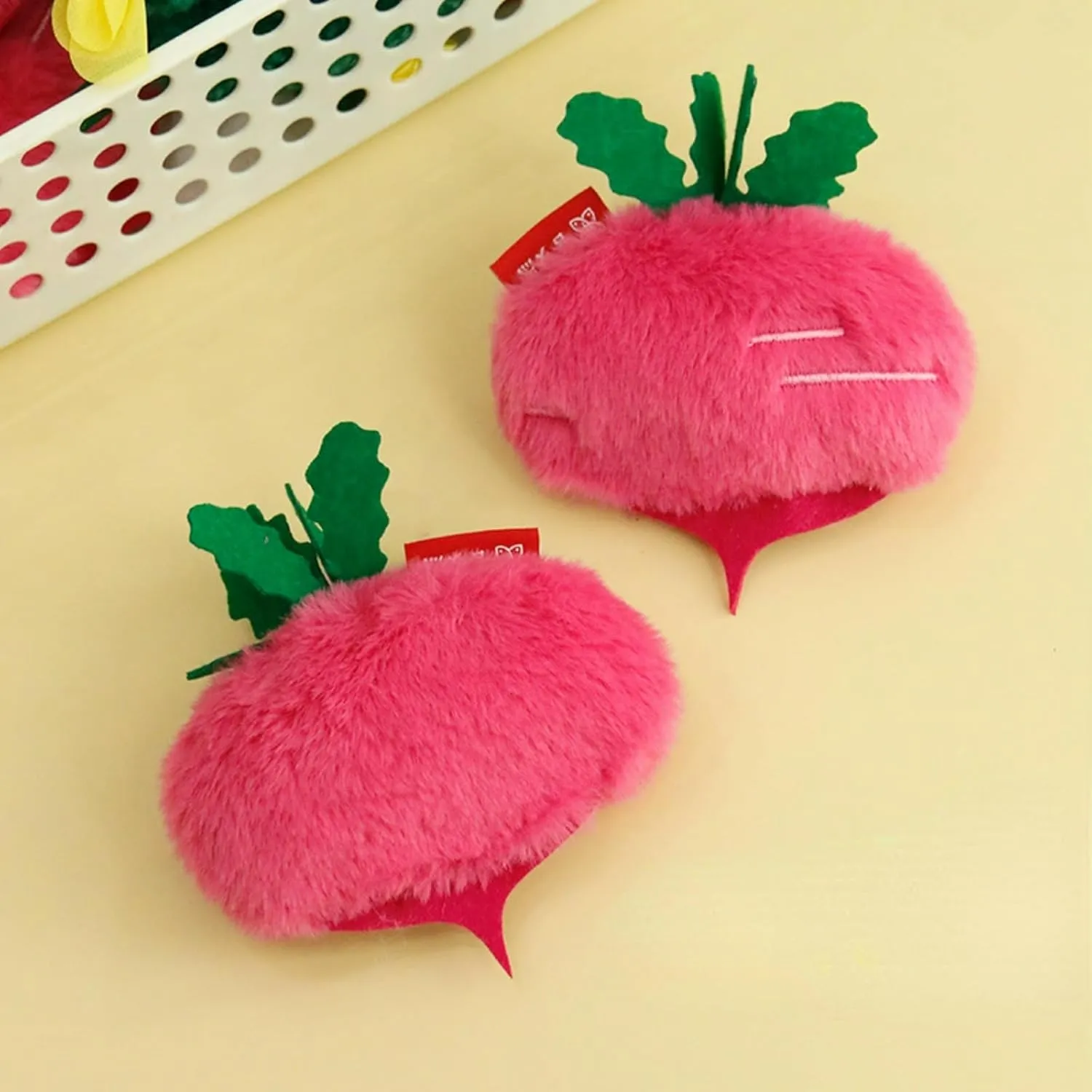 Cat Plush Toy Realistic Vegetable Set Cucumber Radish Shapes Sound-Making Plush Felt Fabric Catnip Crinkle Paper Dog Cat Accessories Pet Gifts for Christmas (Radish 2pcs)